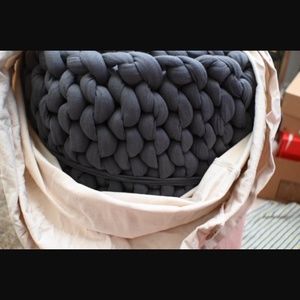 Bearaby Weighted Blanket